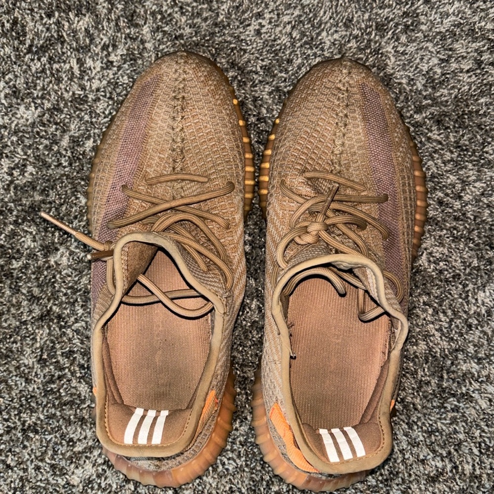 Yeezy v2 clay